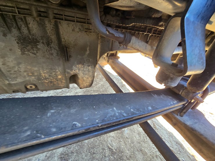 2019-peterbilt-567-image-41