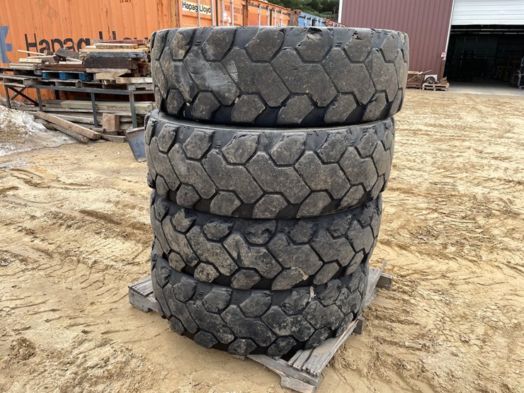 #7539-•-set-of-(4)-firestone-brand-telehandler-tires-on-rims-image-2