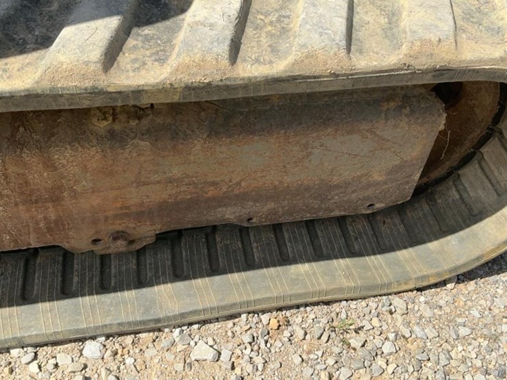 2017-takeuchi-tb240-image-55