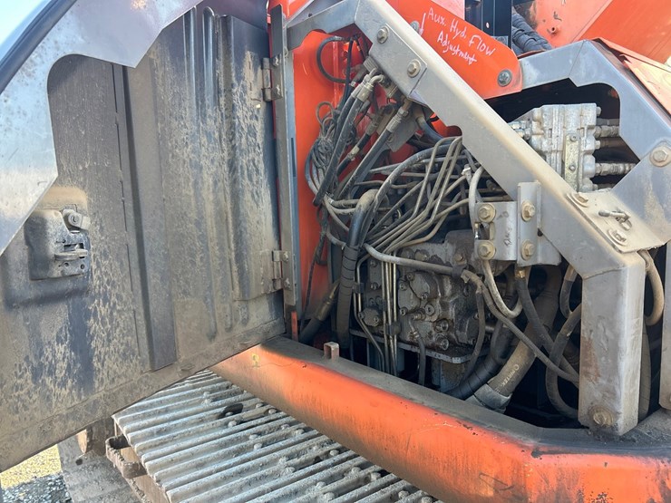 2021-hitachi-zx225-image-51