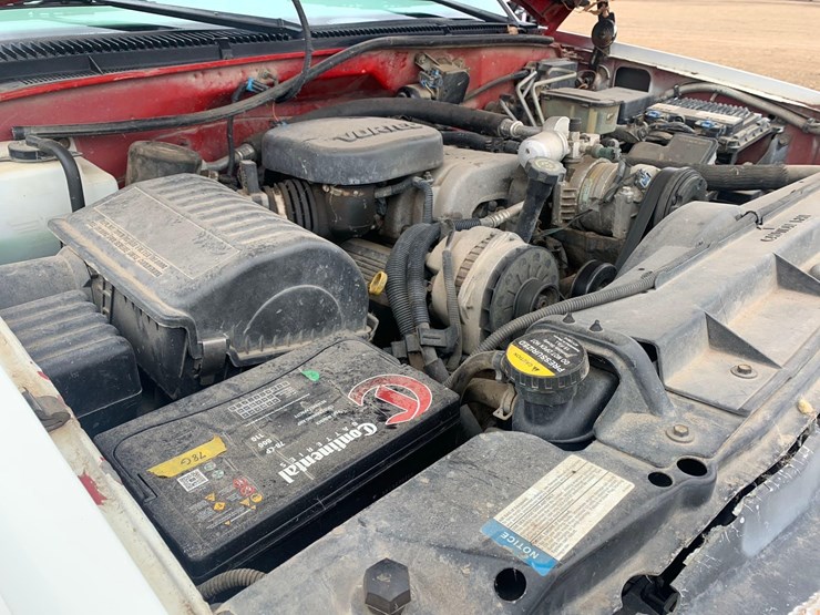 2000-chevrolet-c3500-pickup-image-13