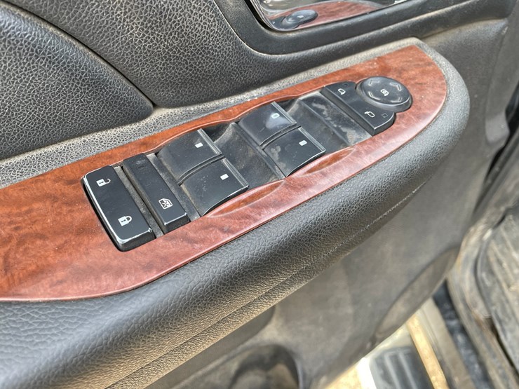 2008-gmc-3500hd-image-35