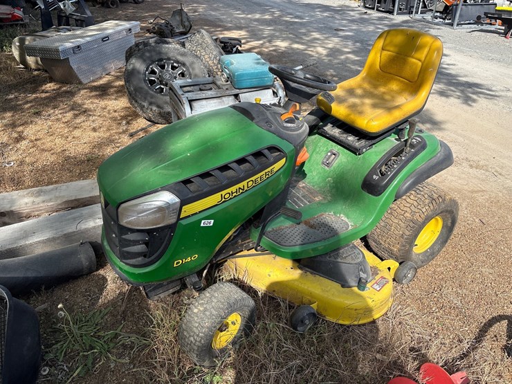 john-deere-d140-image-4