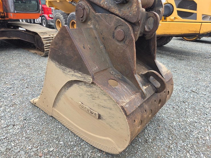 hitachi-zx330-lc-image-12