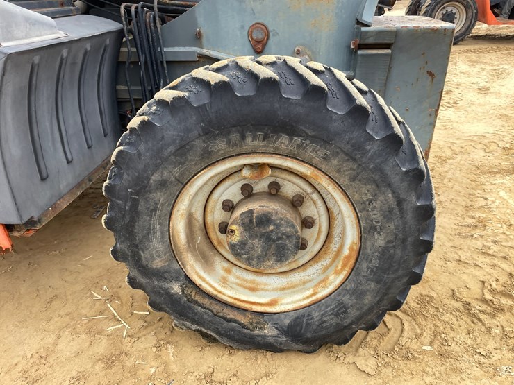 2005-jlg-g9-43a-image-75