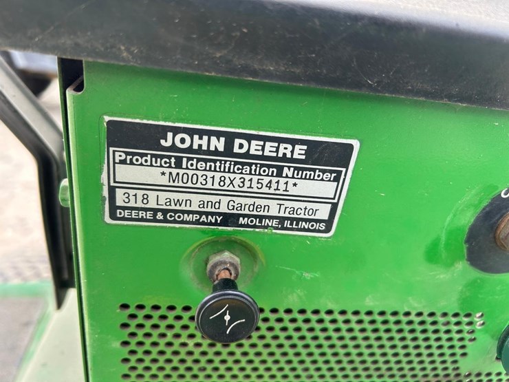 john-deere-318-image-23