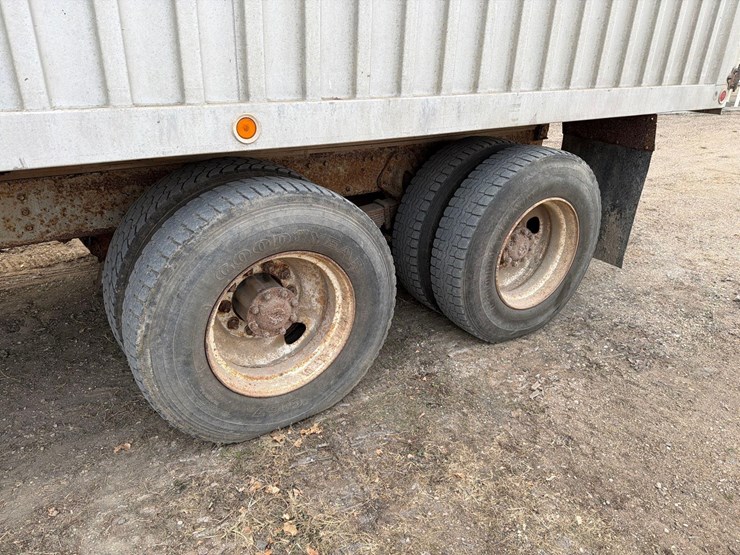 1979-international-f227-image-16