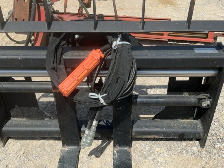 #179-•-hydraulic-forks-image-15