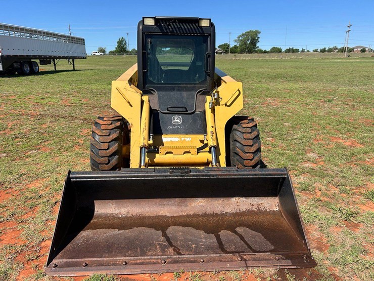 2008-deere-332-image-15