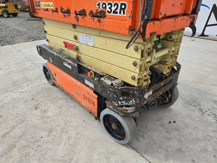 jlg-1932r-image-13