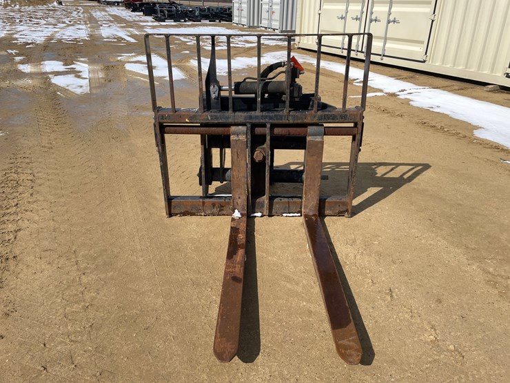 #7553-•-jlg-g5-telehandler-mast-and-forks-image-2