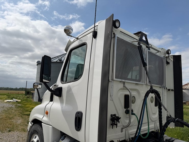 #45283-•-2016-freightliner-cascadia-daycab-truck-tractor-vin:-3akjgedv9gsgy4090-image-25