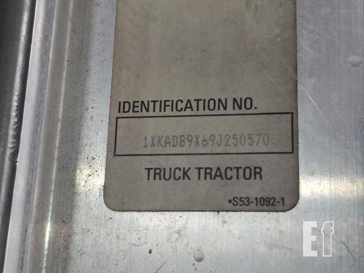 2009-kenworth-t660-image-32