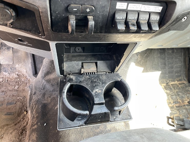 2011-ford-f550-image-54