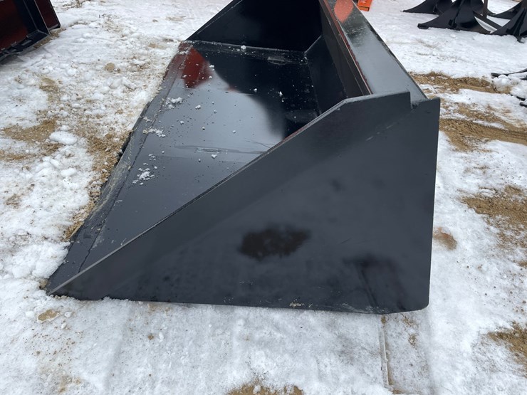 #2041-•-skid-steer-mount-78"-bucket-with-blade-image-8