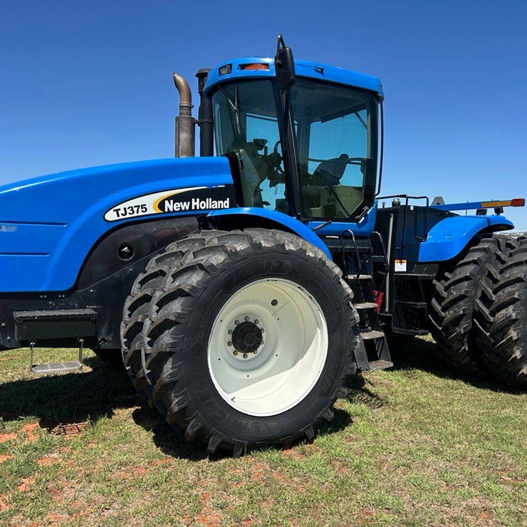 NEW HOLLAND TJ375