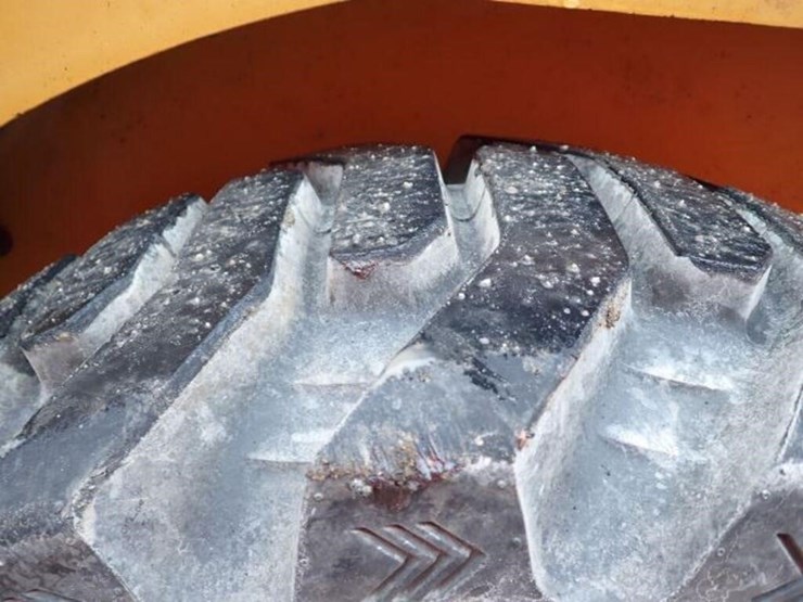 2010-caterpillar-232b-image-44