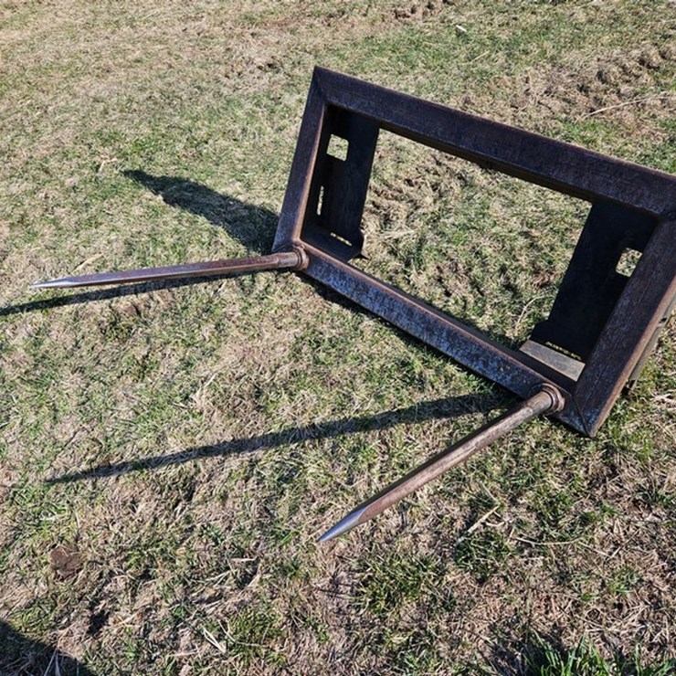 #573 • 2 Prong Bale Spear