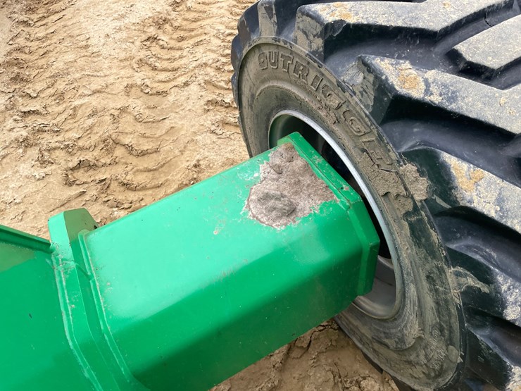 2016-jlg-400s-image-23