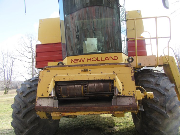 new-holland-tr96-image-4