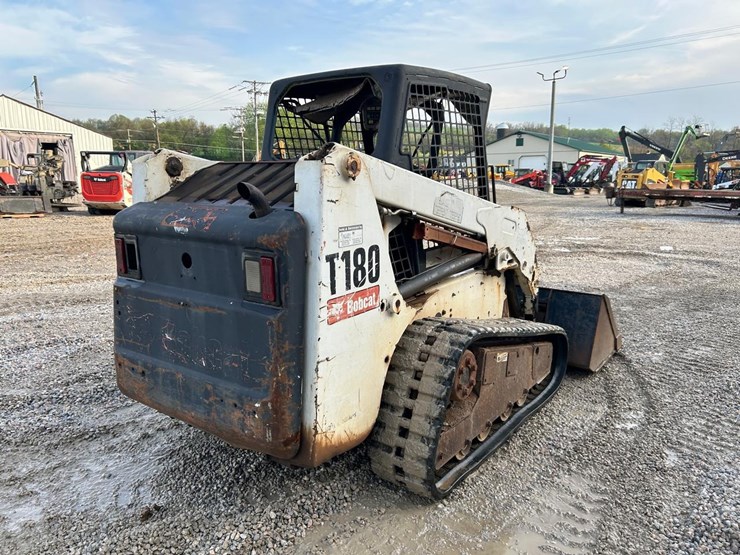 bobcat-t180-image-4