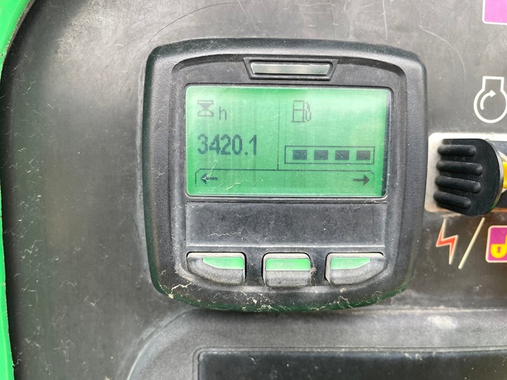 2016-jlg-400s-image-83