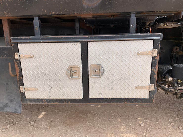 2005-kenworth-t800b-image-6