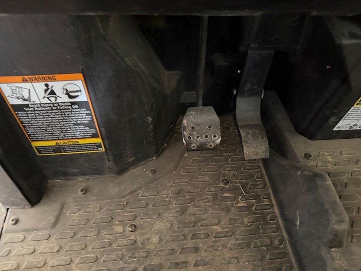 john-deere-gator-image-44