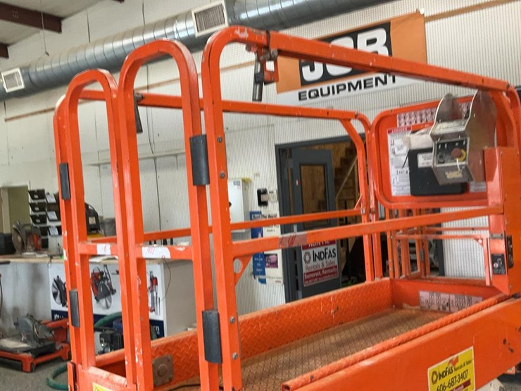 #425-•-2020-snorkel-19'-scissor-lift-image-18