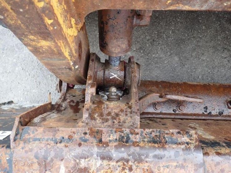 2009-caterpillar-232b-image-48