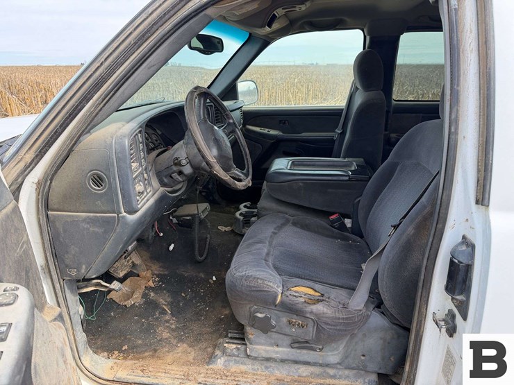 2002-chevrolet-silverado-1500-image-23