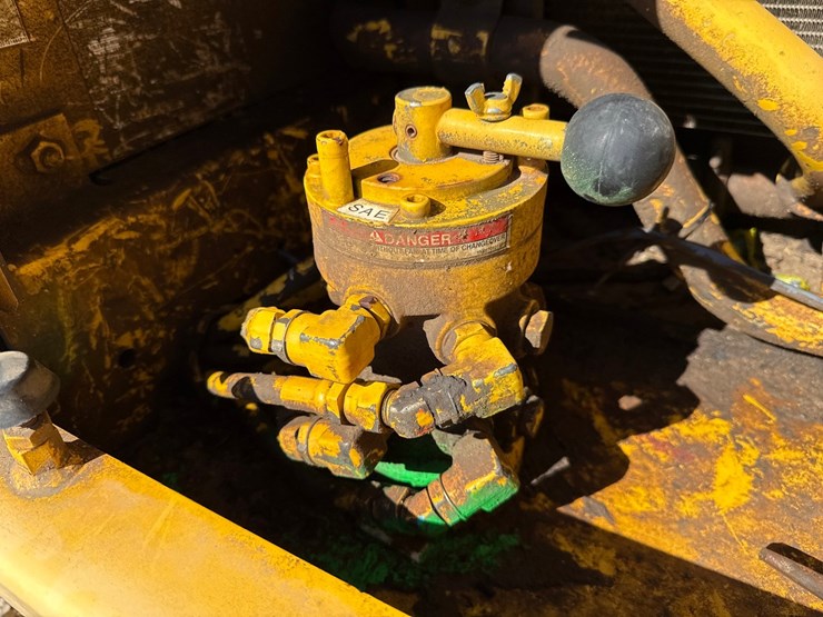 new-holland-eh160-image-49