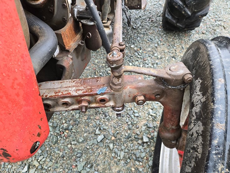 massey-ferguson-35-image-16
