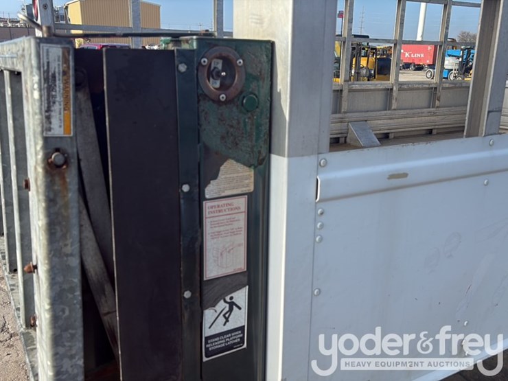 2011-ford-f350-image-24