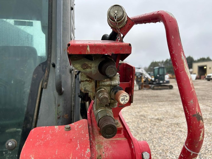 2017-takeuchi-tl12r2-image-11