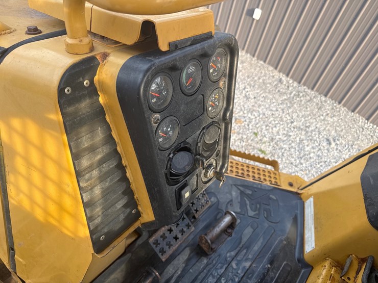 caterpillar-d3g-xl-image-7