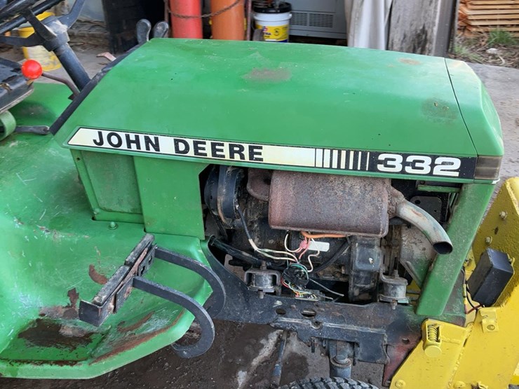 john-deere-332-image-5