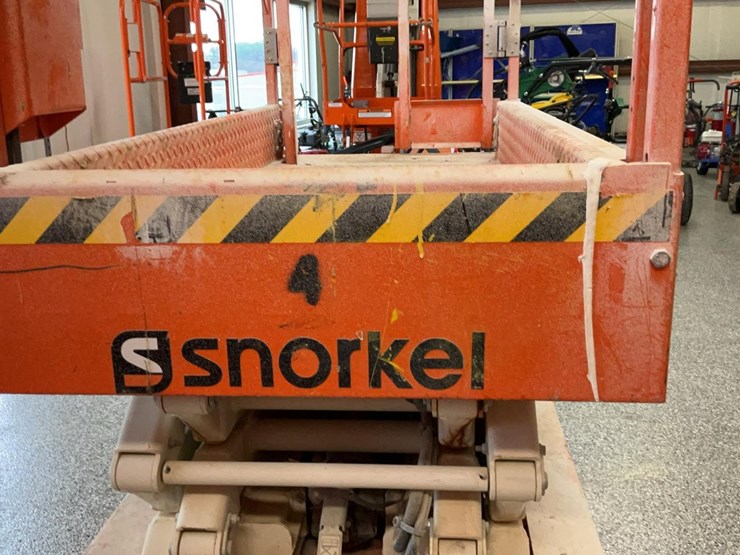#411-•-2019-snorkel-19'-scissor-lift-image-15