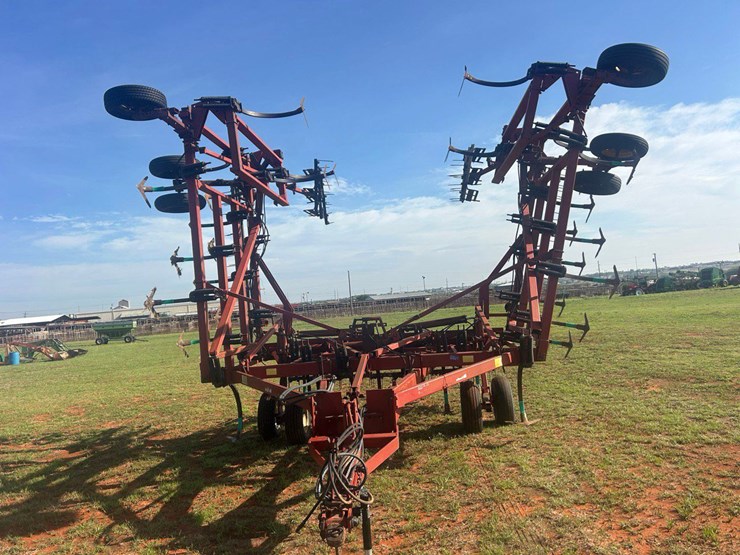 case-ih-5700-image-1