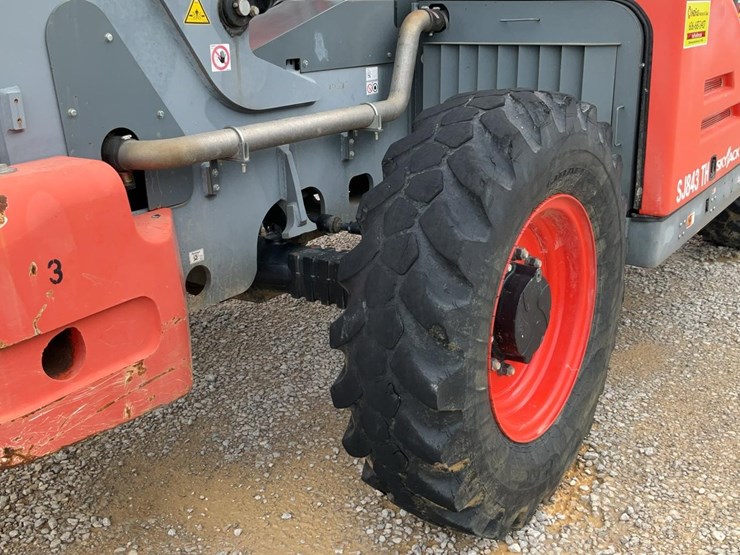 #202-•-2020-skyjack-sj843h-telehandler-image-31