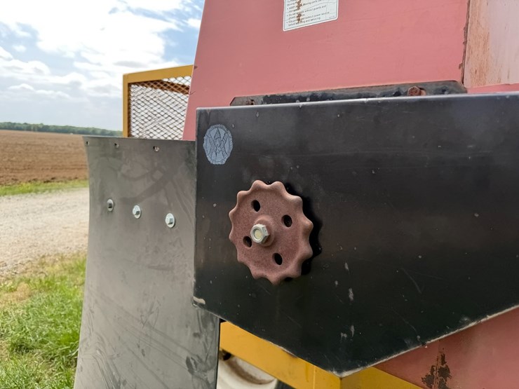 #45251-•-scotts-levee-packer-with-w&a-seeder-image-35