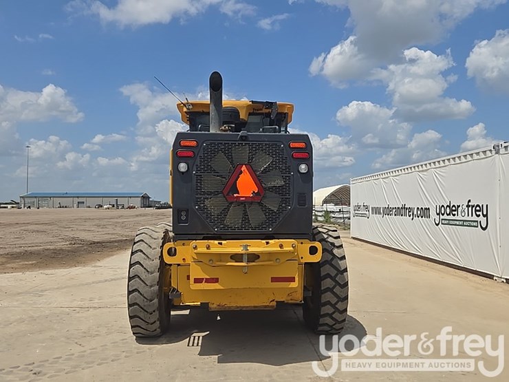 2019-deere-670g-image-4