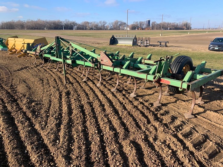 john-deere-1100-image-1