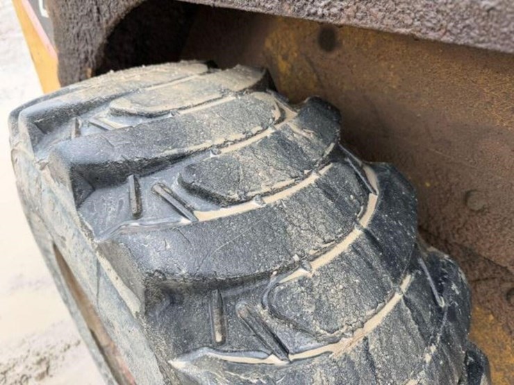 2009-caterpillar-232b2-image-29