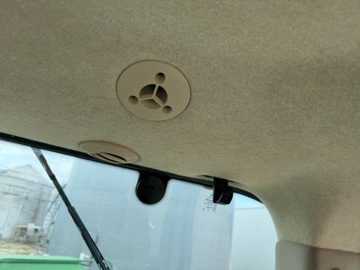 2012-john-deere-8285r-image-66