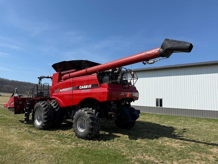 2014-case-ih-8230-image-5