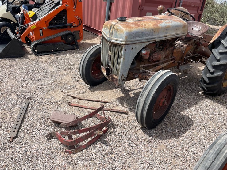 ford-tractor-image-2