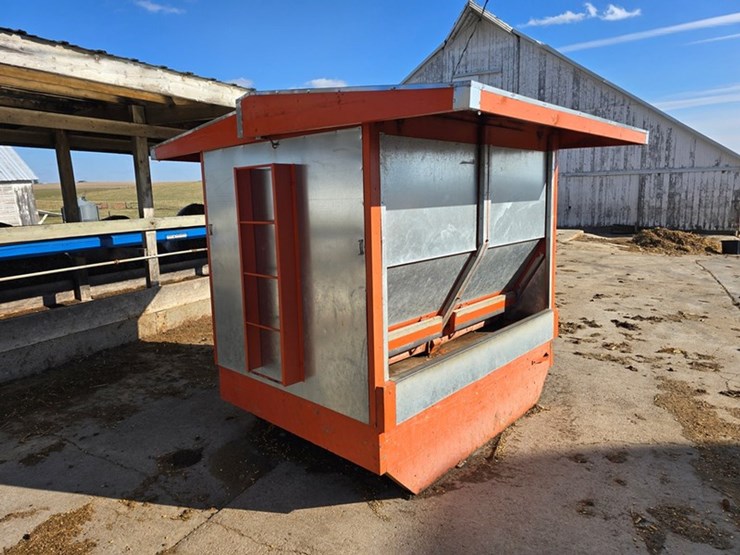 #566-•-smidley-steer-stuffer-image-1