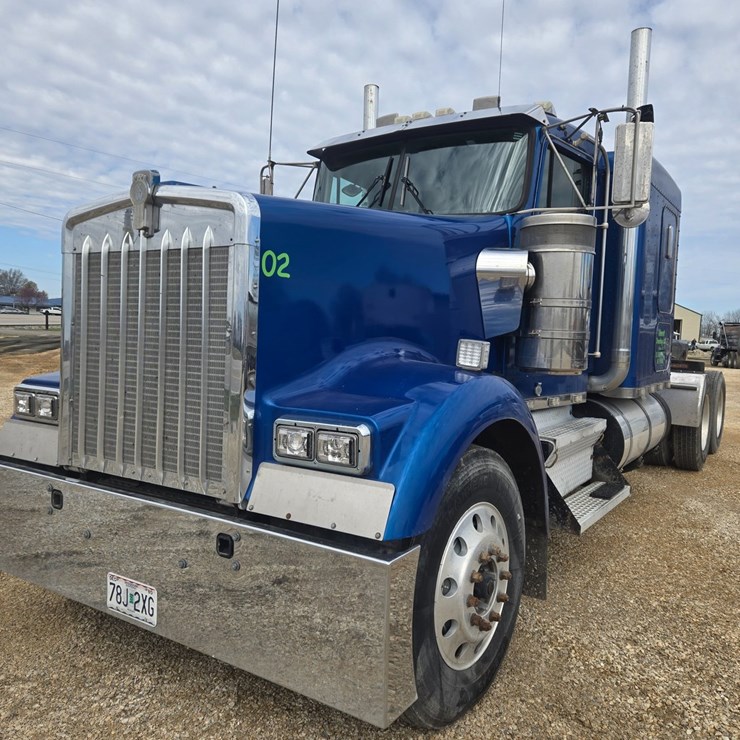 1999 KENWORTH W900