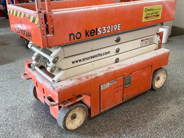 #412-•-2019-snorkel-19'-scissor-lift-image-26